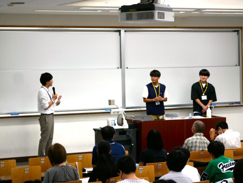 経営学科・松本竜一先生による学部説明と在学生インタビュー