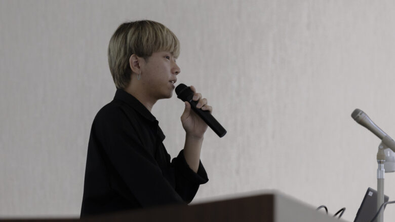 大学祭の紹介を行う実行委員長の立石さん