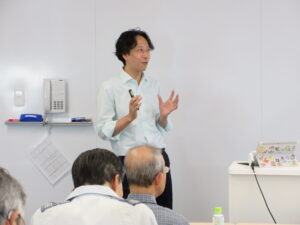 講演する松本先生の画像