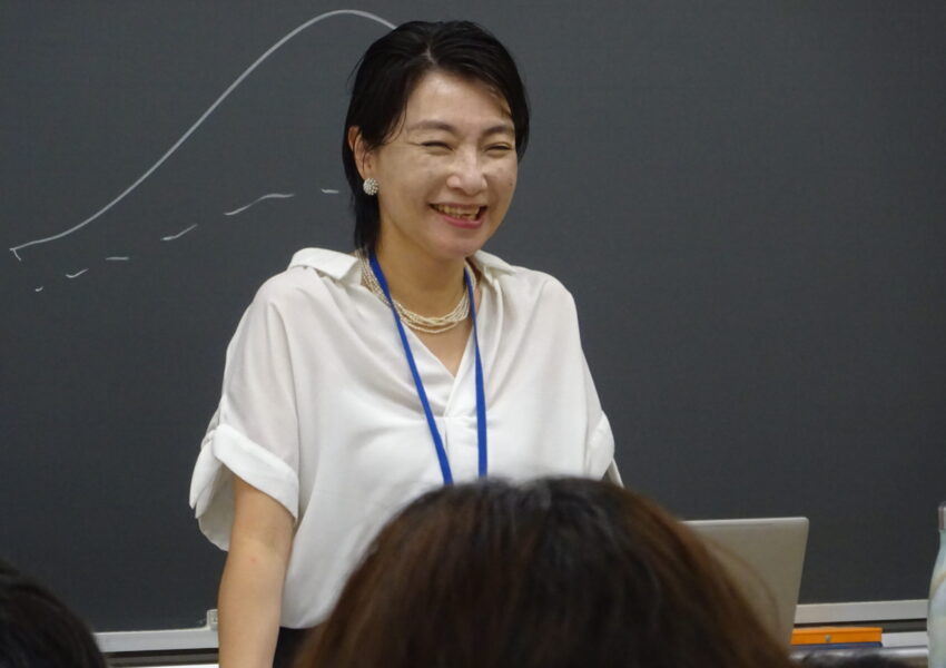 模擬授業「キャリア・デザインー社会が求める人物像を知るー」新保　友恵先生